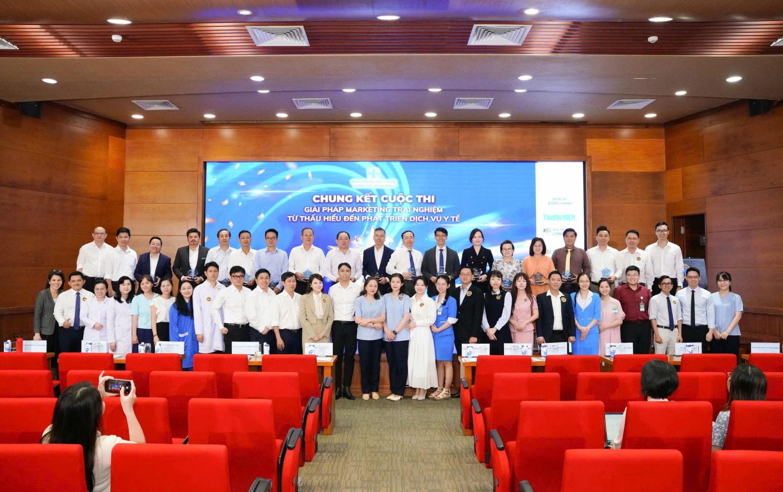 Vòng chung kết của Cuộc thi Marketing Trải nghiệm Từ thấu hiểu đến phát triển dịch vụ y tế diễn ra thành công tốt đẹp_.jpg